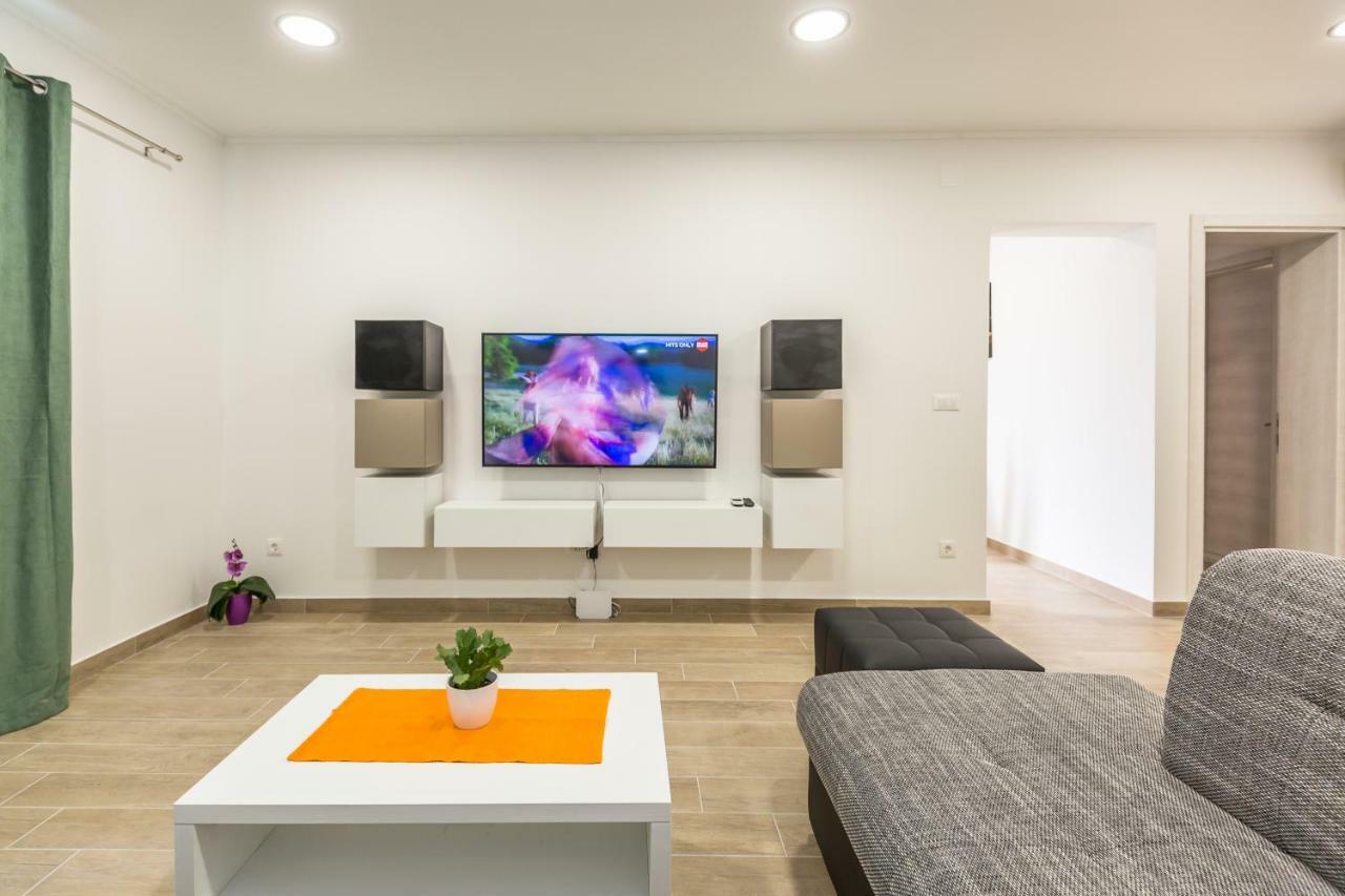 Ferienwohnung Acoustic Makarska Exterior foto