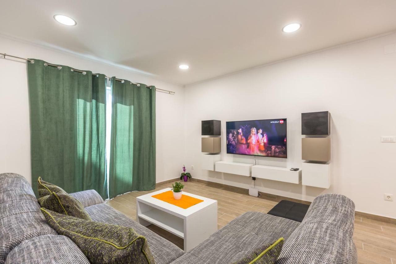 Ferienwohnung Acoustic Makarska Exterior foto